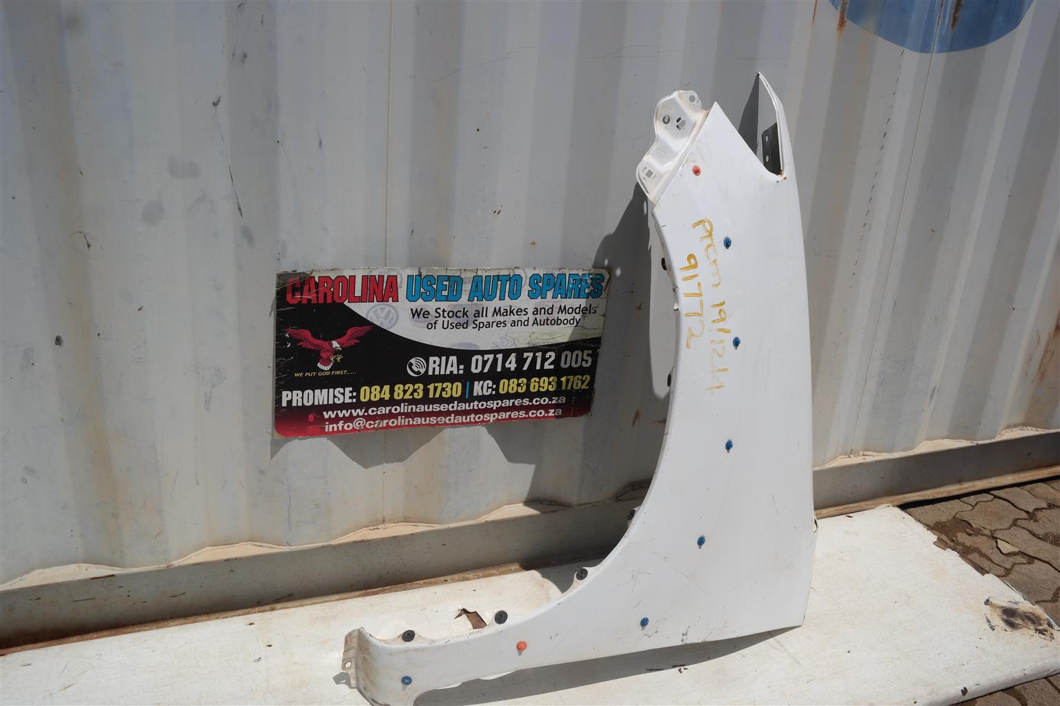 Toyota Hilux D4d left side fender taking wheel arch - Private Seller Toyota Hilux D4d left side fender taking wheel arch - Private Seller