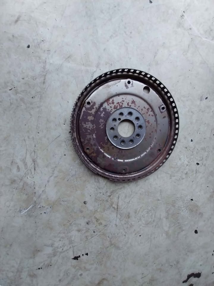 Volvo S40 2.4i 2007 Automatic flying wheel for sale - Private Seller Volvo S40 2.4i 2007 Automatic flying wheel for sale - Private Seller