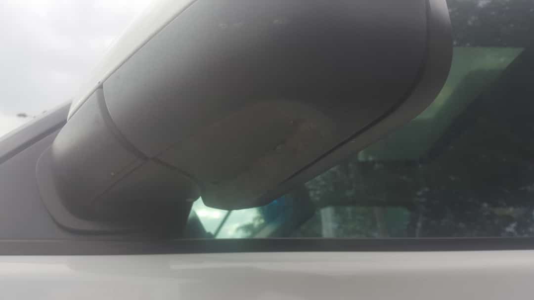 2013 Discovery 4 3.0 SDV6 SE Mirror - White in colour