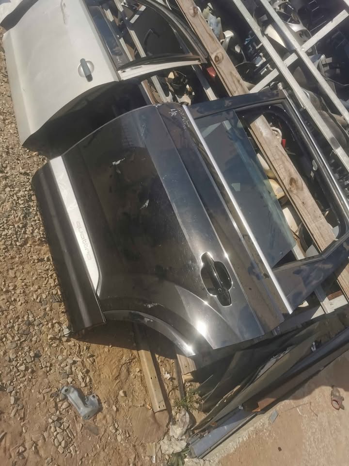 Audi Q7 2020 left rear door - Private Seller
