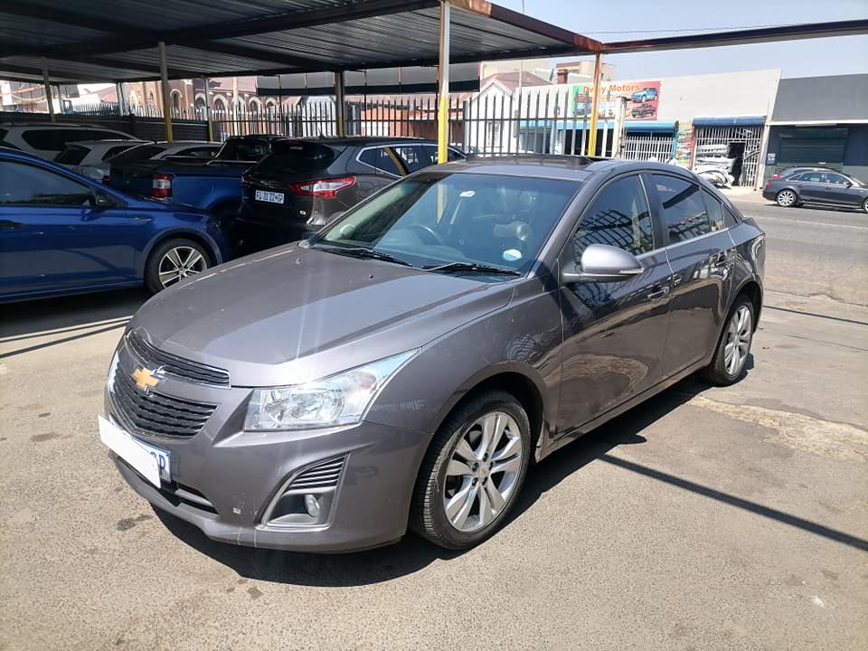 2015 Chevrolet Cruz 1.6 Leather seat and sunroof