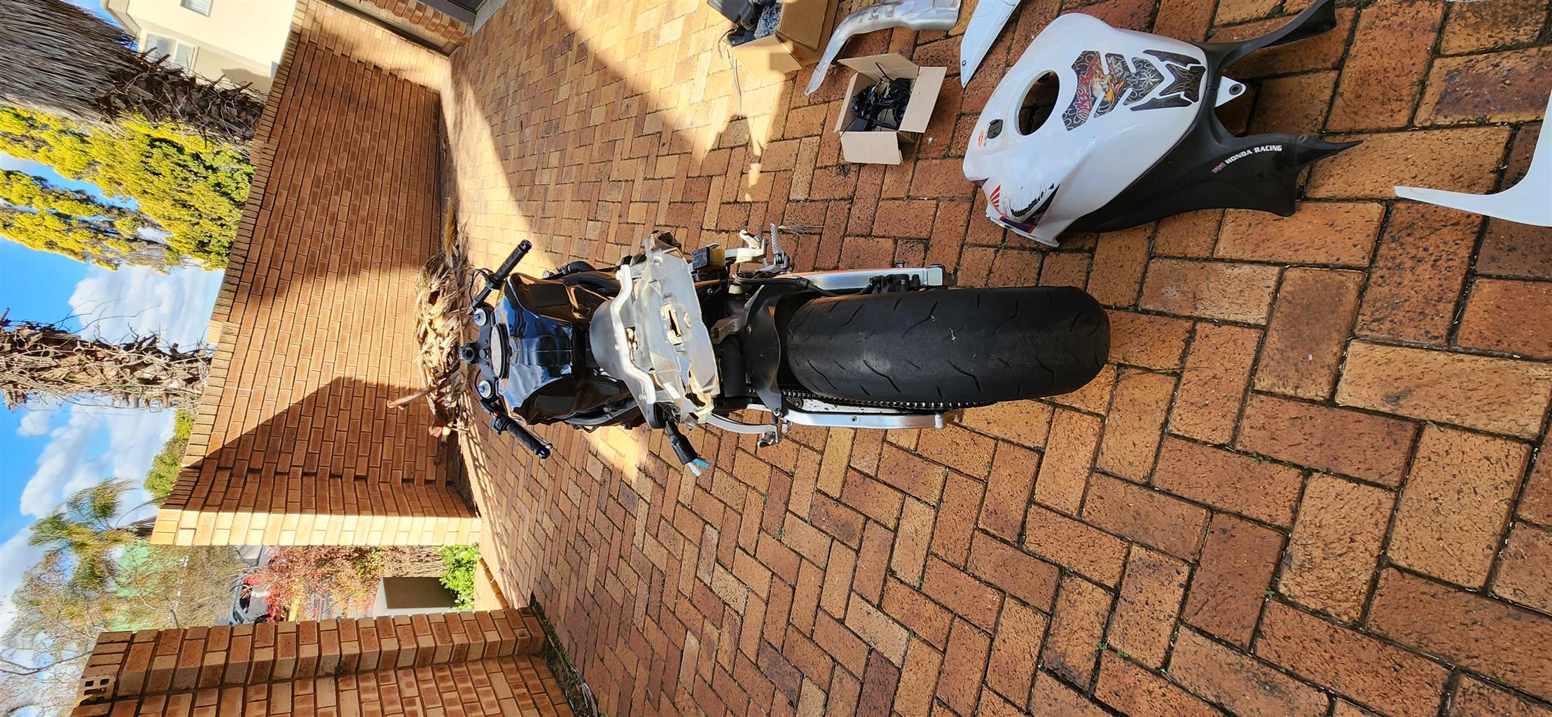 Crashed 2011 Honda CBR600RR stripping for spares