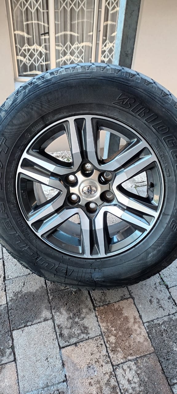 Toyota fortuner/hilux rims and tyres 17inch for sale - Private Seller Toyota fortuner/hilux rims and tyres 17inch for sale - Private Seller
