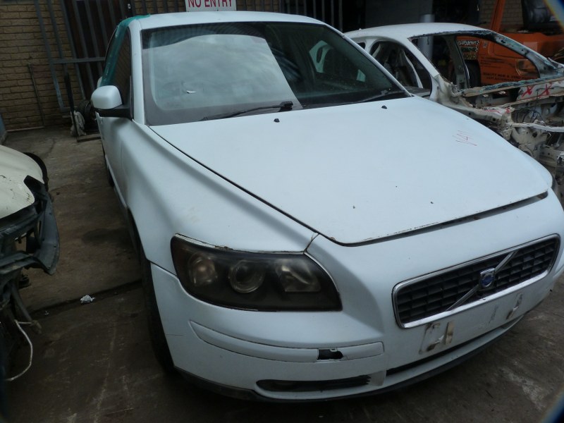Volvo S40 2.4 Manual White - 2008 SPARESBOYZ STRIPPING FOR SPARES - Private Seller Volvo S40 2.4 Manual White - 2008 SPARESBOYZ STRIPPING FOR SPARES - Private Seller