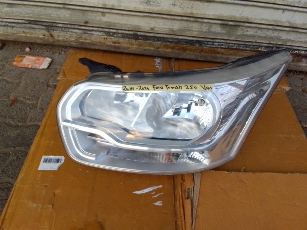 (2014-2020) FORD TRANSIT 250 VAN LEFT SIDE NORMAL HEADGHT FOR SALE. - Private Seller (2014-2020) FORD TRANSIT 250 VAN LEFT SIDE NORMAL HEADGHT FOR SALE. - Private Seller