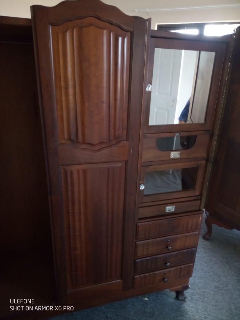 Selling a Amfra bethlehem bedroom set