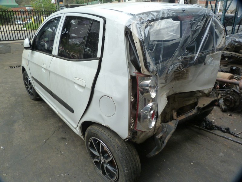 Kia Picanto 1.1 Striker AT White - 2010 STRIPPING FOR SPARES - Private Seller