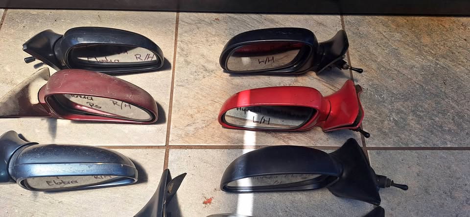 Hyundai elantra mirrors available - Private Seller Hyundai elantra mirrors available - Private Seller