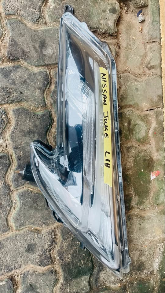 Nissan Juke headlight - Private Seller Nissan Juke headlight - Private Seller