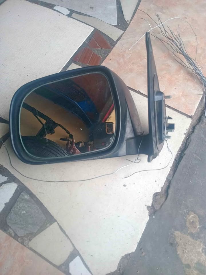 Toyota Hilux, VII 2011 - 2015 facelift Exterior Door mirror (wing mirror) left side 022242 - Private Seller Toyota Hilux, VII 2011 - 2015 facelift Exterior Door mirror (wing mirror) left side 022242 - Private Seller