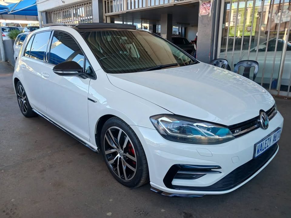 2019 VOLKSWAGEN GOLF 7 1.4 R-LINE Transmission: Automatic Mileage: Fueltype: Petrol White