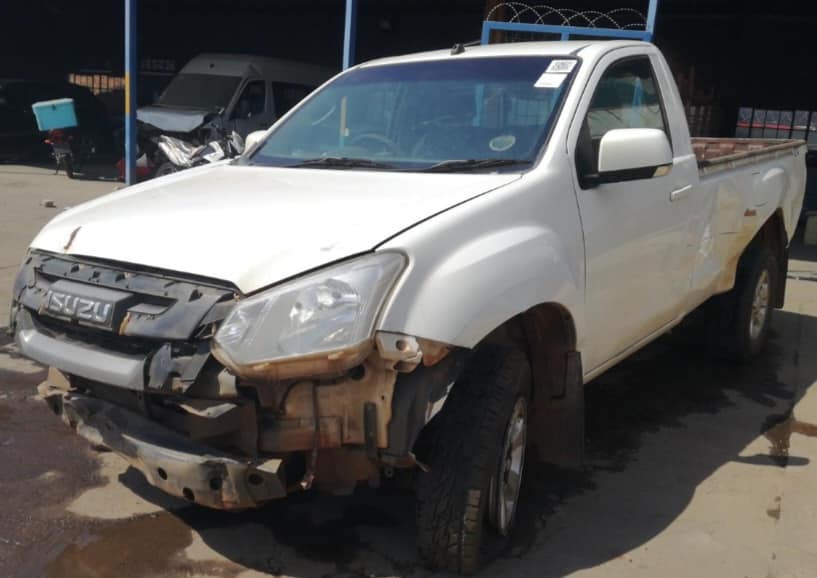 STRIPPING FOR PARTS 2016 ISUZU KB250 FLEETSIDE ENGINE: 4AJ1 - Private Seller
