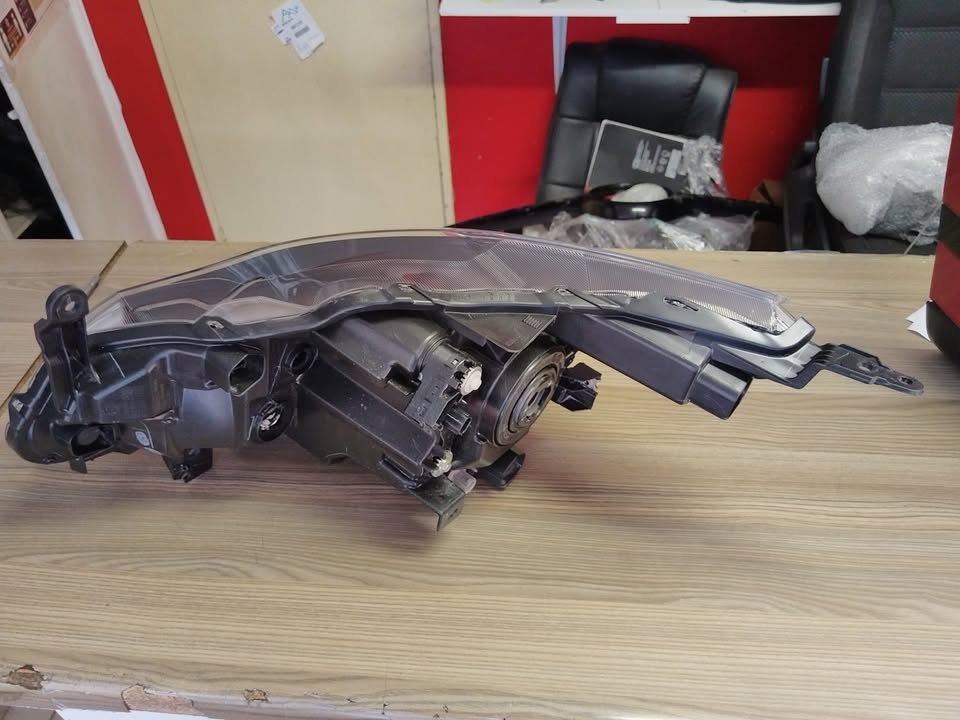 2023 TOYOTA STARLET HEADLIGHT RIGHT SIDE AVAILABLE FOR SALE - Private Seller 2023 TOYOTA STARLET HEADLIGHT RIGHT SIDE AVAILABLE FOR SALE - Private Seller