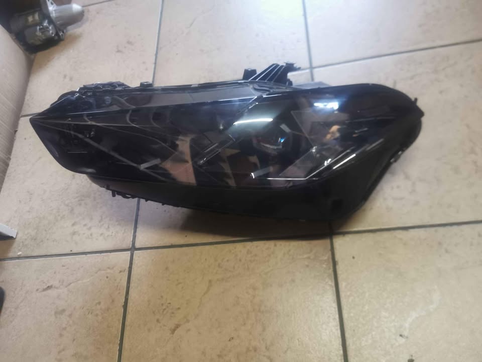 BMW G06 left headlight - Private Seller