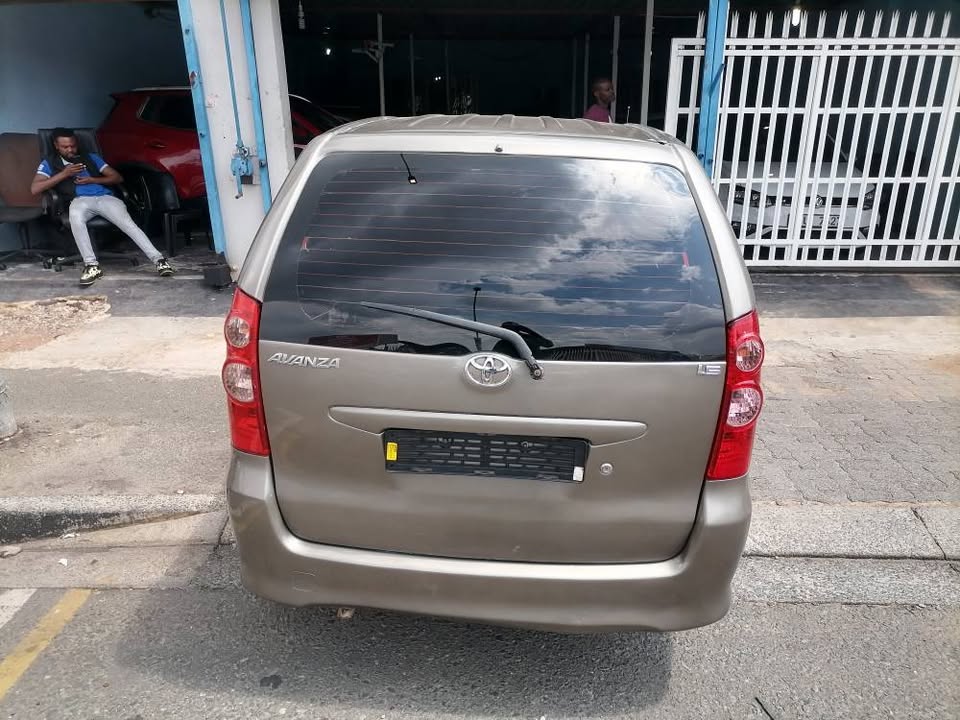 2011 Toyota Avanza 1.5sx seven seater with a Nice interior seat