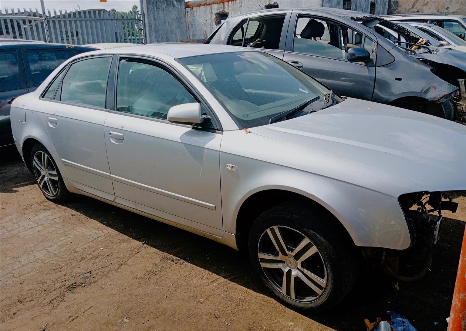 2005 Audi A4 B7 2.0 TDI – Stripping for Spares