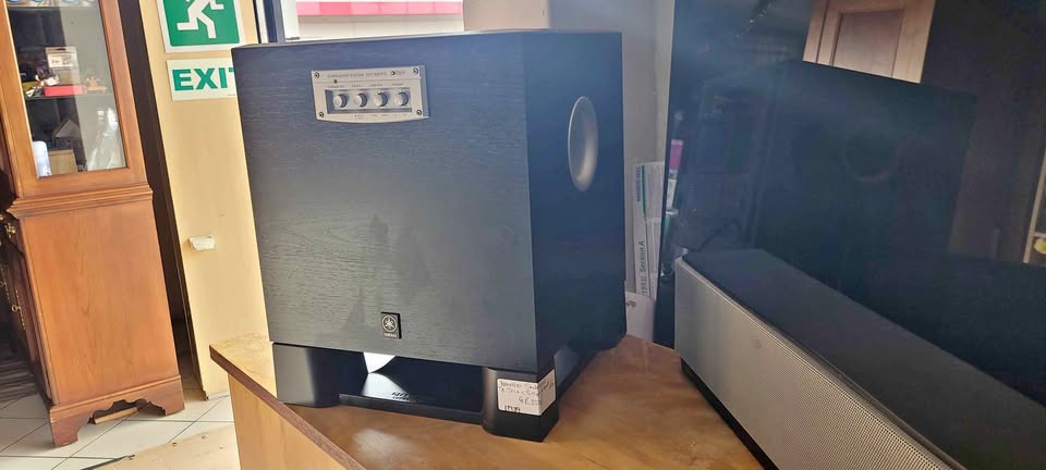 Yamaha Subhoover, Sounbar and Remote