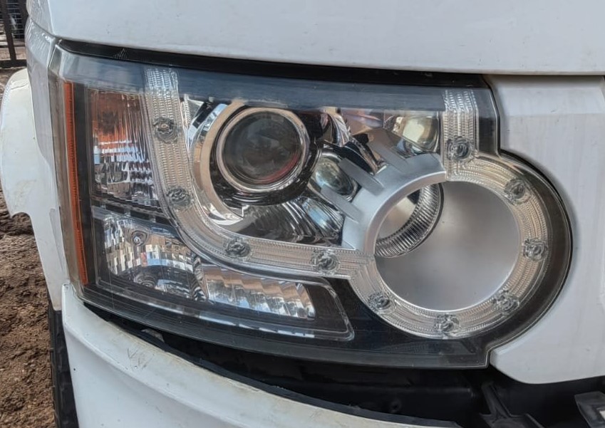 Land Rover Discovery 4 Headlights – Used