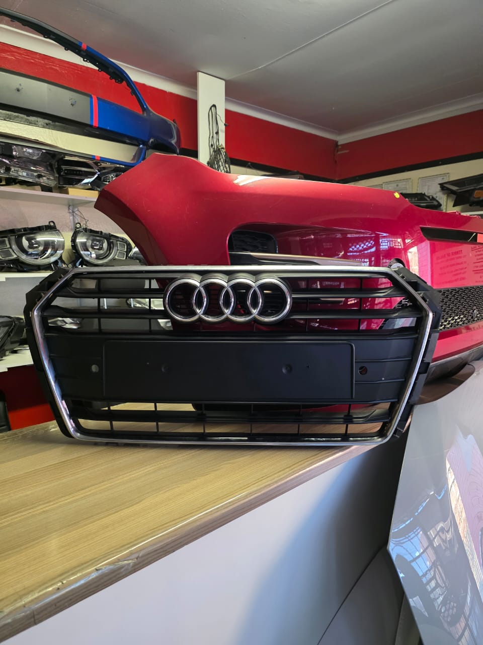 2017 AUDI A4 B9 MAIN GRILL FOR SALE - Private Seller