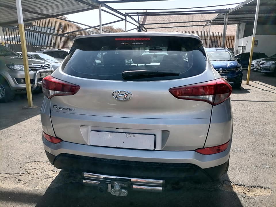 2017 Hyundai Tucson 2.0 with a leather seat and Service history