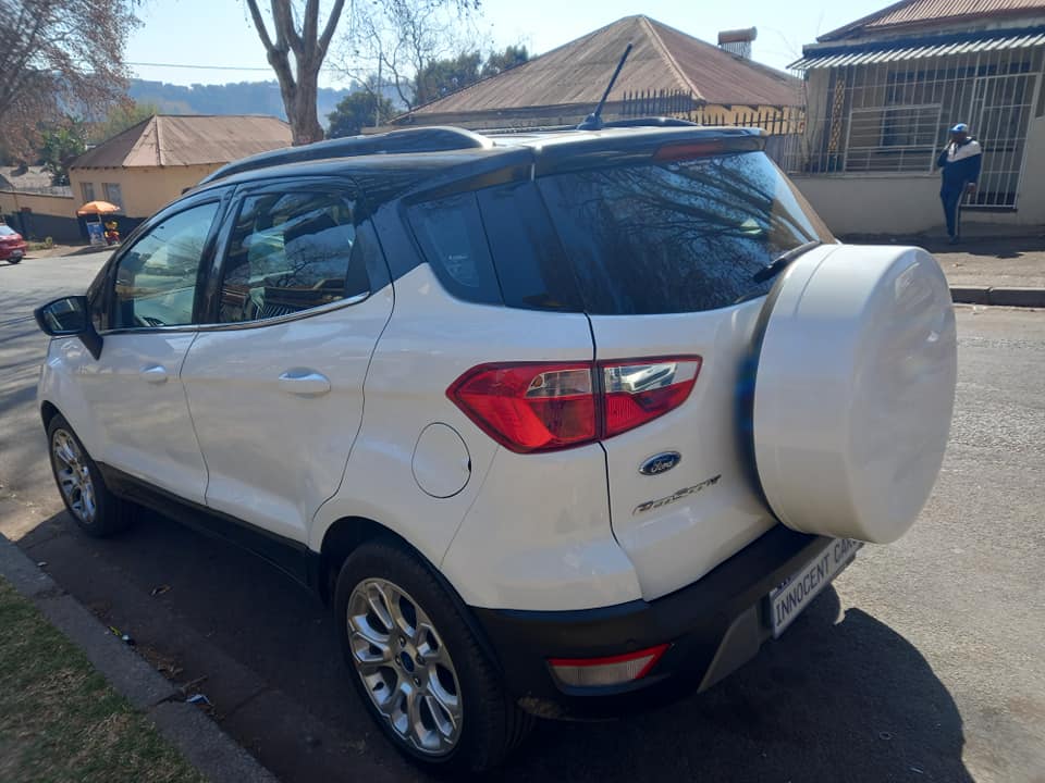 2021 FORD ECOSPORT TITANIUM 1.0 ENGINE PETROL, AUTOMATIC, KEYLESS, WHITE COLOR, 22000KMS