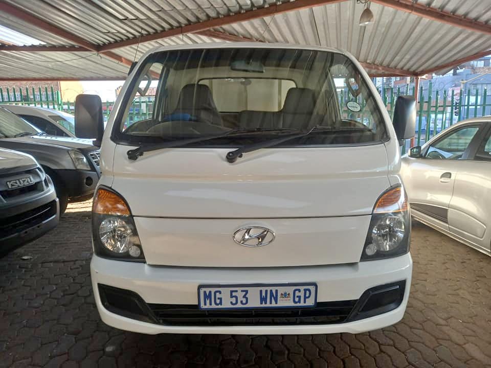 Hyundia H100 2.5D with Canopy Manual Diesel  2015 White