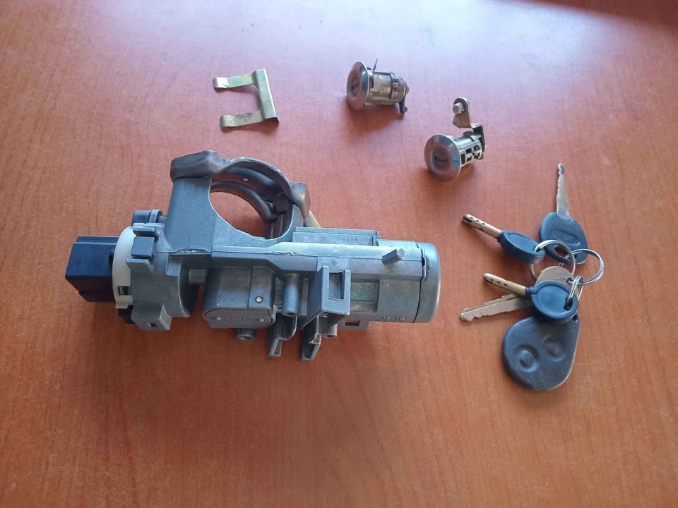 2004 up ford ranger Wl 2.5 lock set for sale - Private Seller