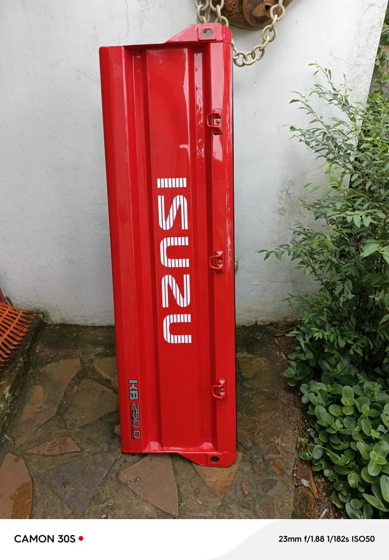 Isuzu 1995 Tailgate Original, KB250, Tuff Coated - Private Seller