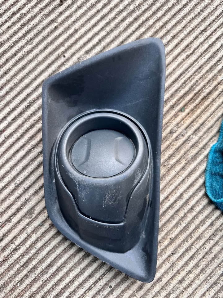 Ford ecosport right right fog light cover - Private Seller Ford ecosport right right fog light cover - Private Seller