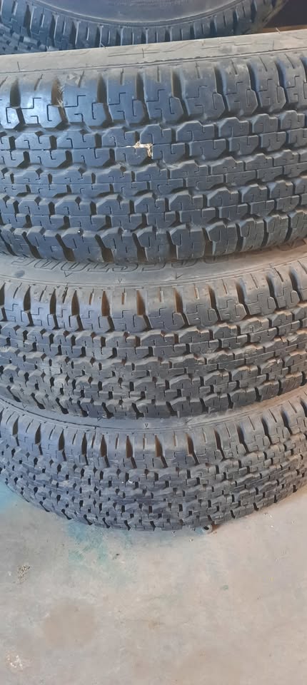 ISUZU 16 inche rims and tyres set of 4 - Private Seller