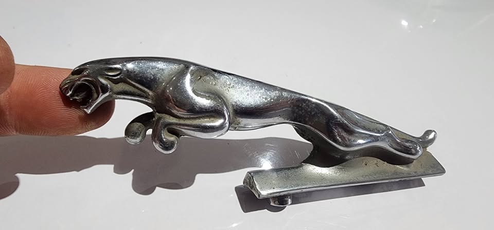 1970 - 1994 XJ6 Jaguar Vintage Leaperd Chrome hood ornament 5 inch - Private Seller 1970 - 1994 XJ6 Jaguar Vintage Leaperd Chrome hood ornament 5 inch - Private Seller