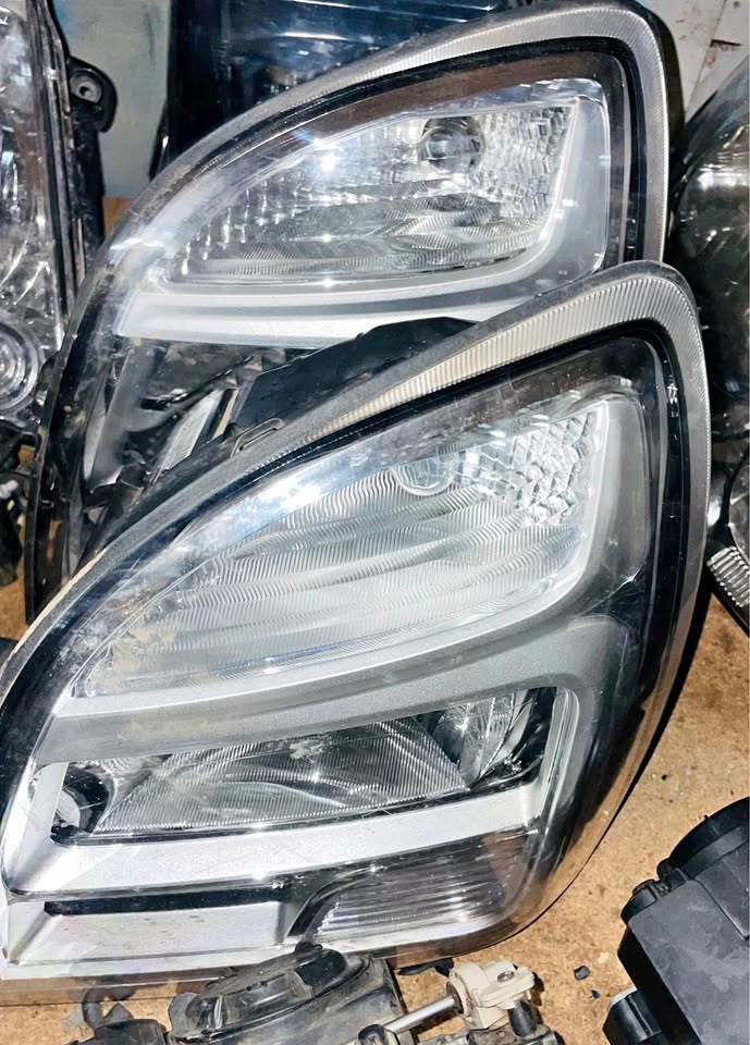 Hyundai H100 headlights - Private Seller Hyundai H100 headlights - Private Seller