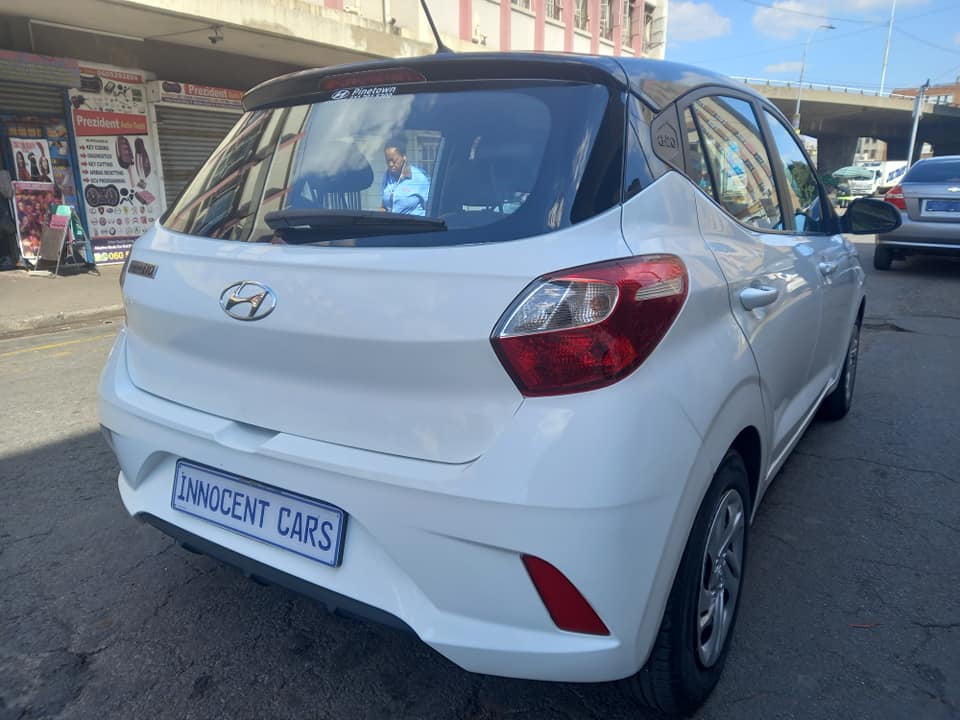 2020 HYUNDAI 10i GRAND HATCHBACK PETROL AUTOMATIC, WHITE COLOUR, MILEAGE 63000KM