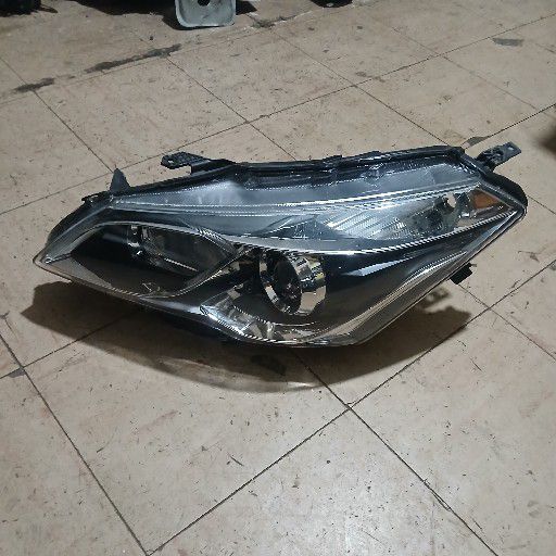 Suzuki ciaz headlight - Private Seller Suzuki ciaz headlight - Private Seller