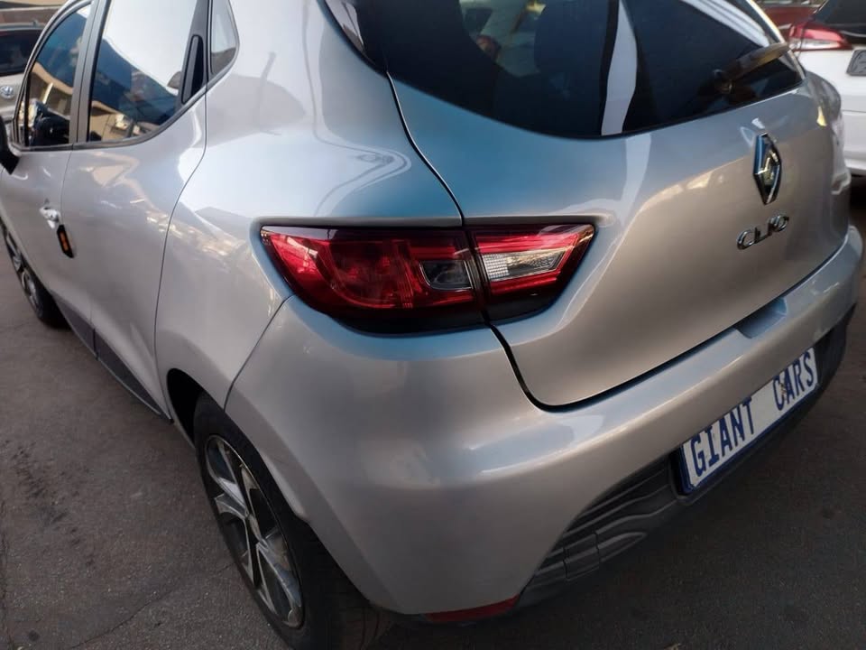 Renault clio hatchback
