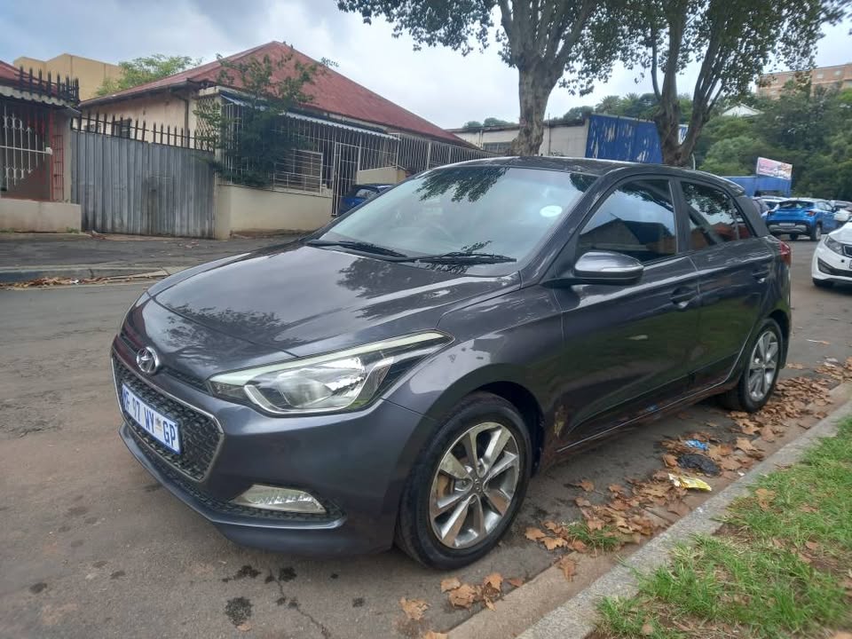 2016 Hyundai i20 1.2 fluid, Manual, Petrol, Grey 75000kms