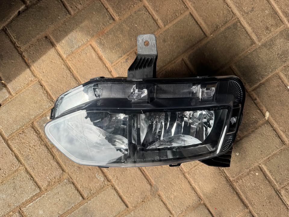 Renault Kiger Right Headlight - Private Seller Renault Kiger Right Headlight - Private Seller