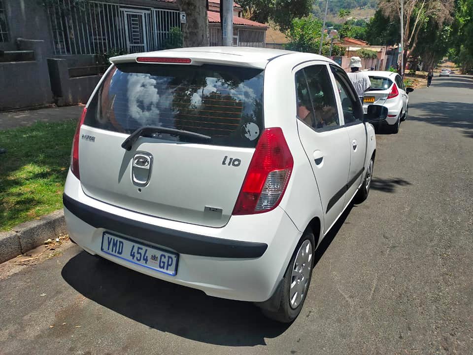 Hyundai i10 hatchback 1.2 white 2009  for sale