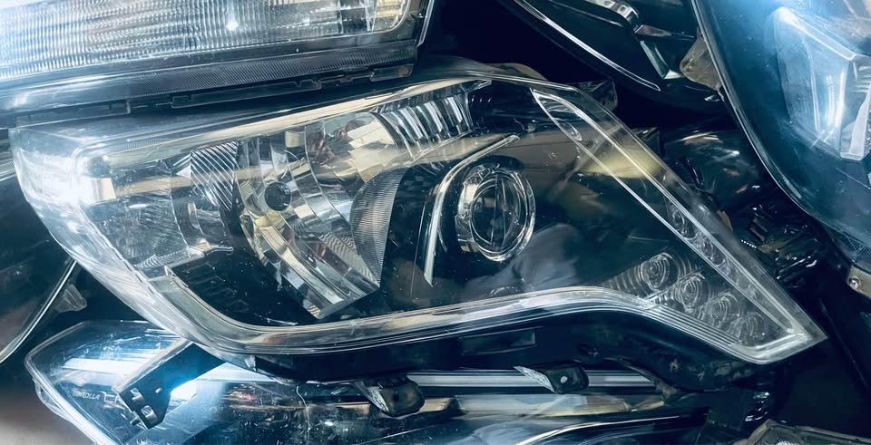 Toyota LandCruiser Prado headlight - Private Seller Toyota LandCruiser Prado headlight - Private Seller