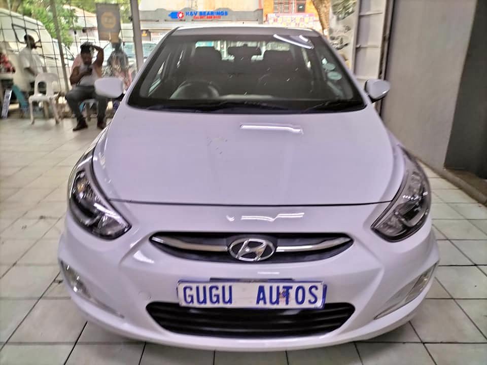 2019 HYUNDAI ACCENT 1.6 GLS SEDAN MANUAL TRANSMISSION/94,000KM/PETROL/WHITE/SPARE KEY