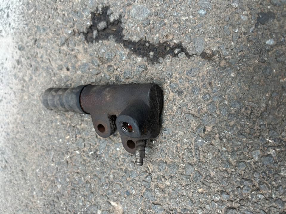 Mazda 626 Clutch Slave Cylinder Available Call or WhatsApp - Private Seller Mazda 626 Clutch Slave Cylinder Available Call or WhatsApp - Private Seller