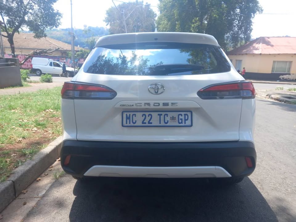 2024 TOYOTA COROLLA CROSS ENG.1.8 PETROL, AUTOMATIC, WHITE COLOR, 4600KMS