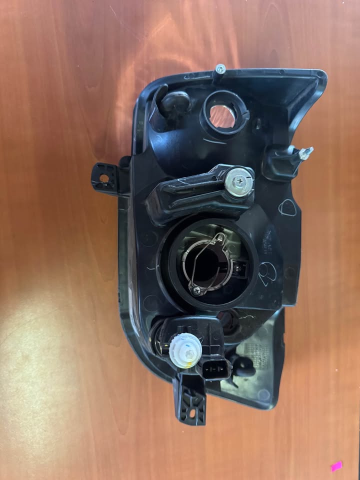 Suzuki EECO Right Headlight - Private Seller