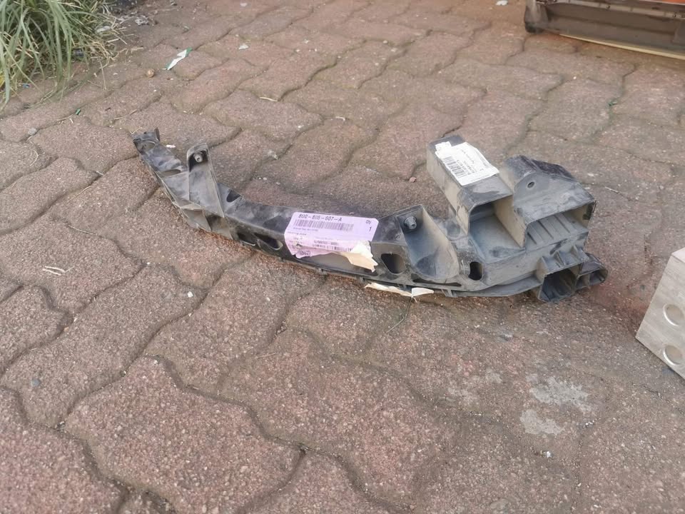 Audi Q3 left headlight bracket - Private Seller Audi Q3 left headlight bracket - Private Seller