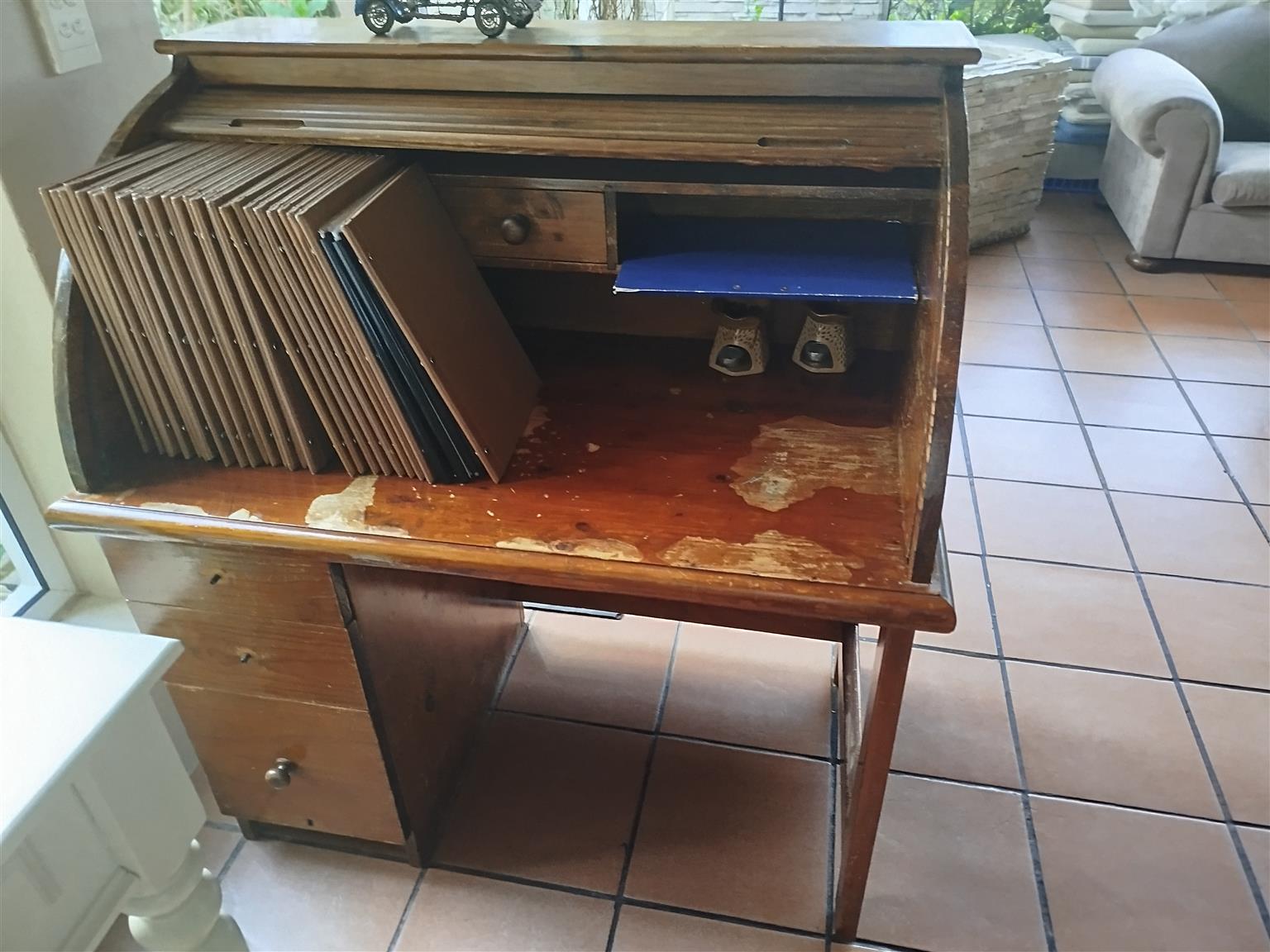 Rolling desk