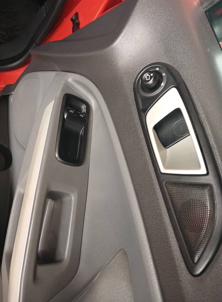 2014 model Ford Eco-sport Ambiante hatchback Manuel Transmission 1.5 engine capacity mileage