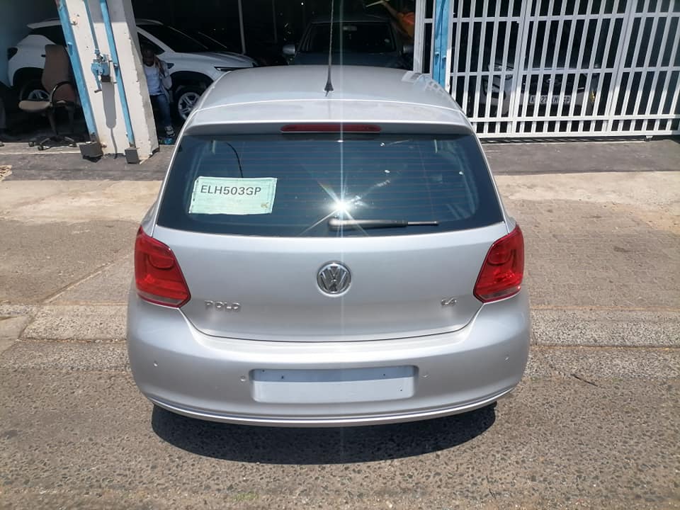 2012 Volkswagen polo 6 1.4 Comfortline Hatchback with a Nice interior seat