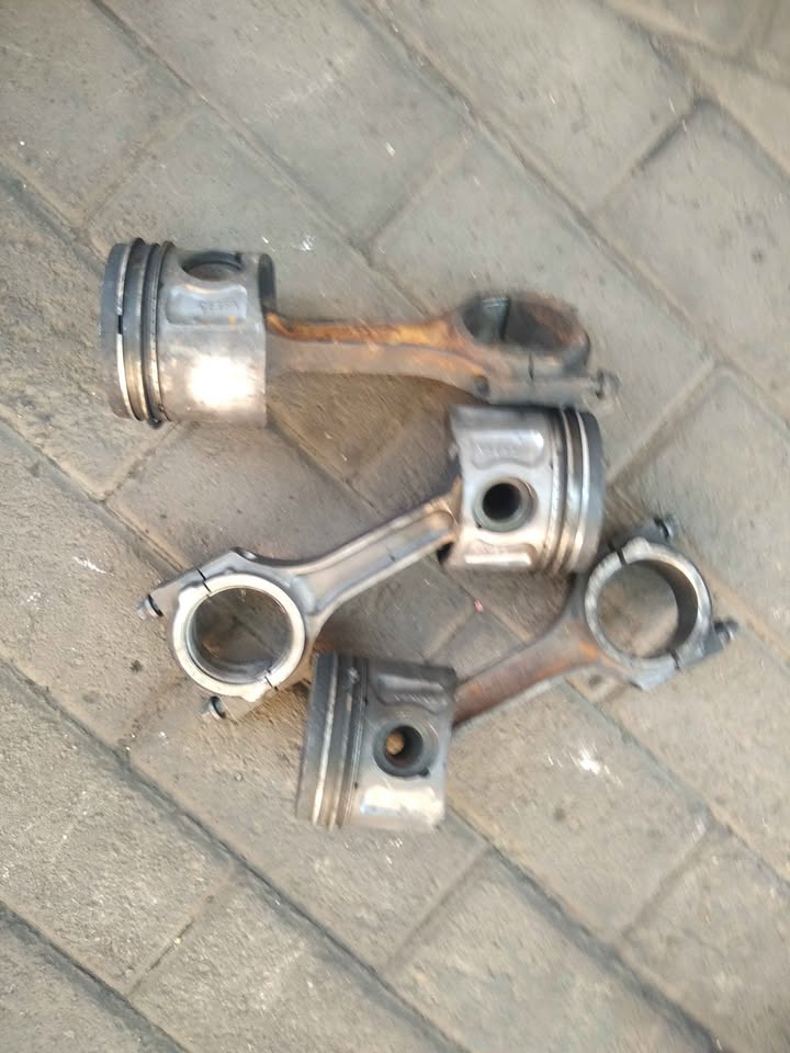 Ford Ranger 2.2TDCI Conrod and pistons - Private Seller Ford Ranger 2.2TDCI Conrod and pistons - Private Seller