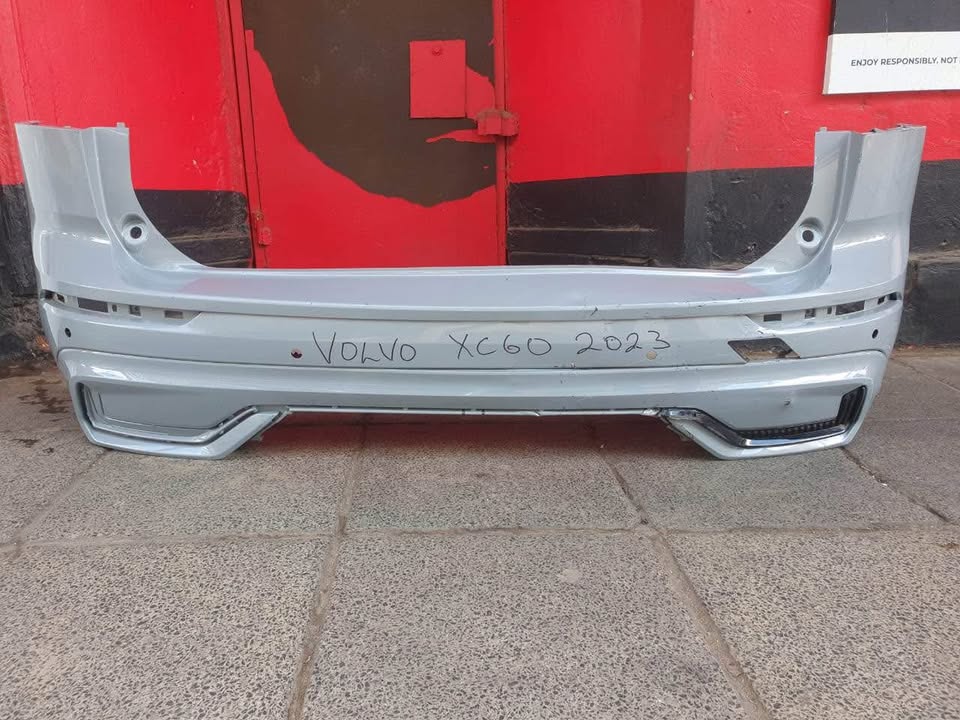 Volvo XC60 back bumper 2023 - Private Seller Volvo XC60 back bumper 2023 - Private Seller