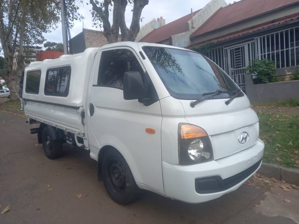 2009 Hyundai H100 2.4 DIESEL, MANUAL, White, 125000kms